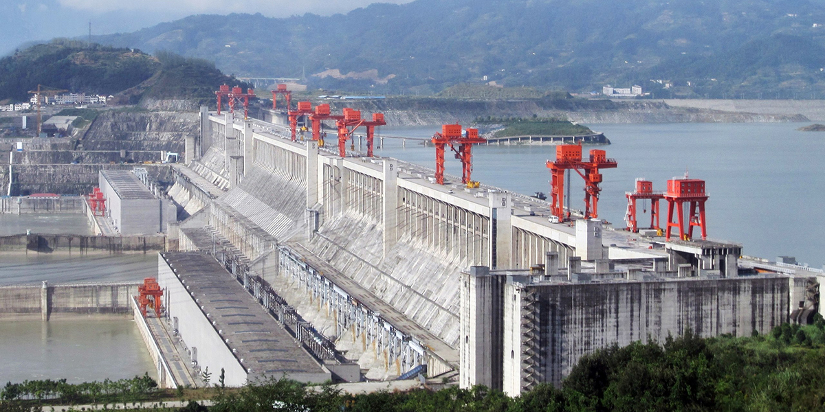 Difference Between Dam and Barrage | Construction and Uses